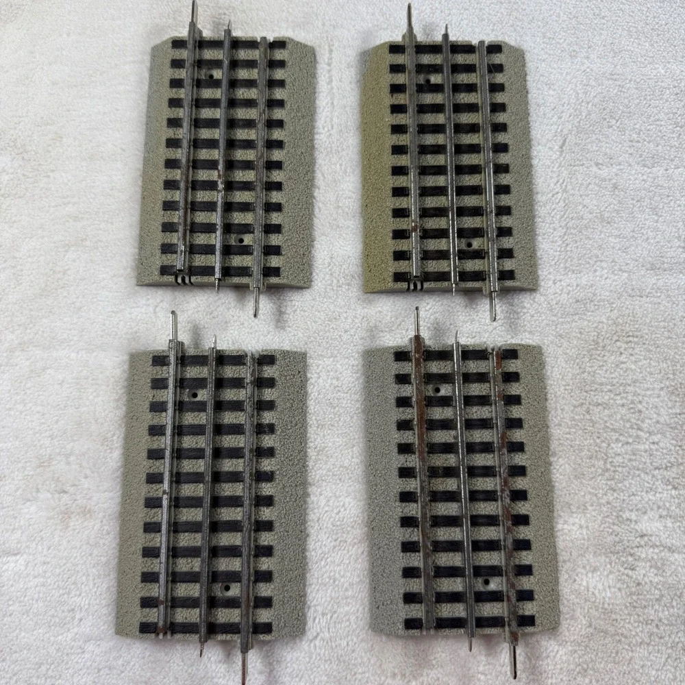 Lionel FasTrack O Gauge 5 Inch Straight Track Lot of 4 6-12024 Train Accessory